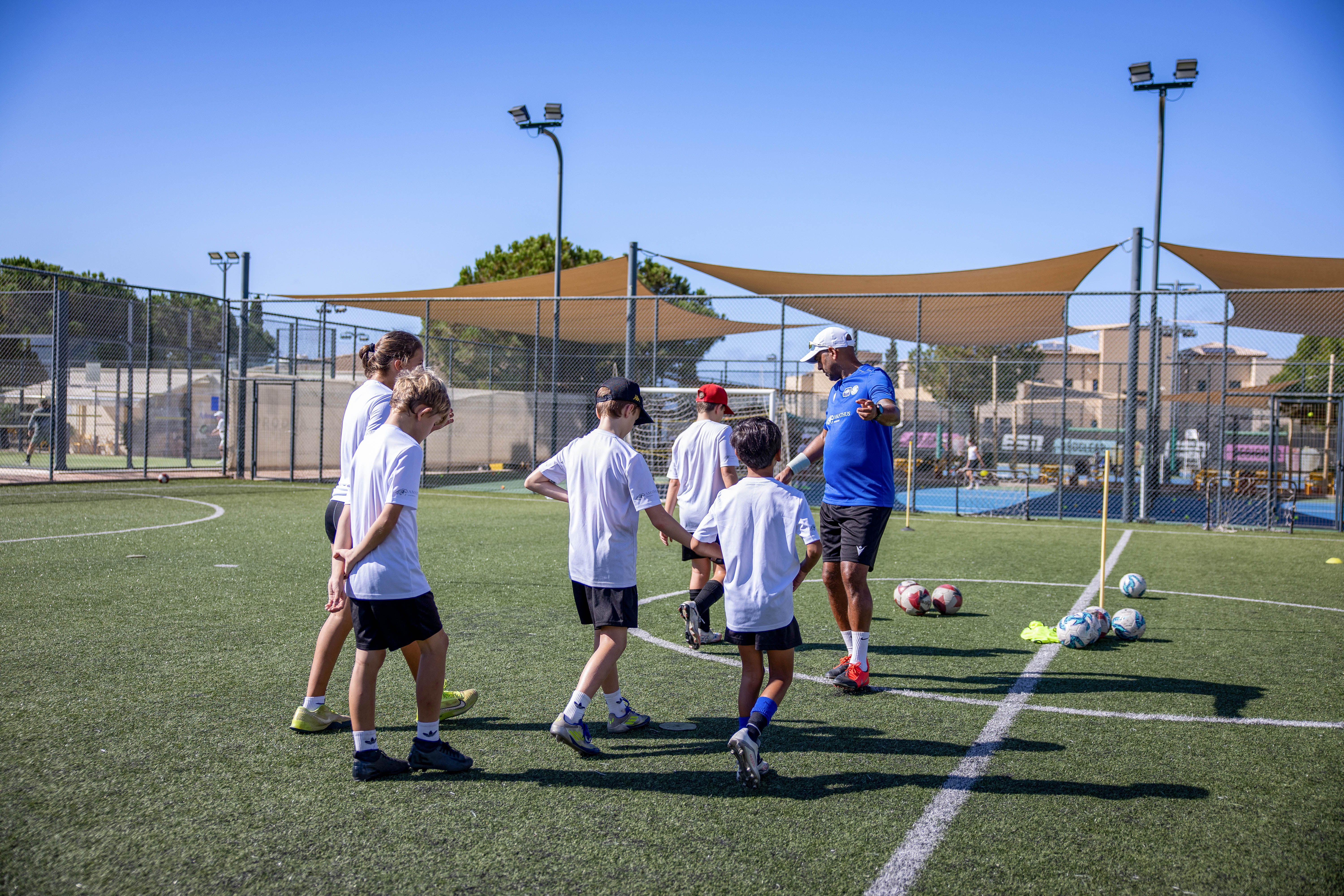 //www.jet2holidays.com/-/media/assets/product images - custom overview groups/pfo/aphrodite hills with golf packages/pfo_74683_aphrodite-hills-with-golf-packages_220126_01.jpg